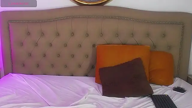 Adara_Ferrara Adlı Modelin Canlı XXX Sohbeti