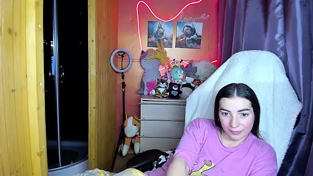 Fiery_Brunette_: онлайн-секс-чат