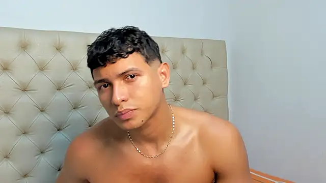 yei-sant Adlı Modelin Canlı XXX Sohbeti