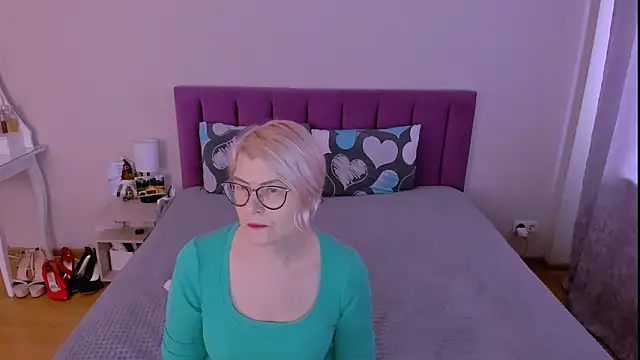 sabrinamacmarren Adlı Modelin Canlı XXX Sohbeti