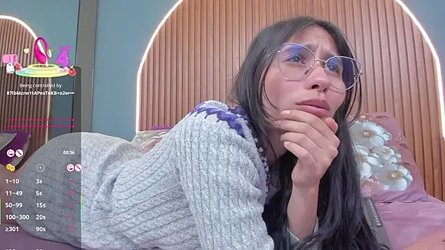 Chat +18 de NayeCloud ao vivo