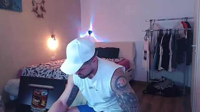 แชท XXX สดของ Tiberius_hunk