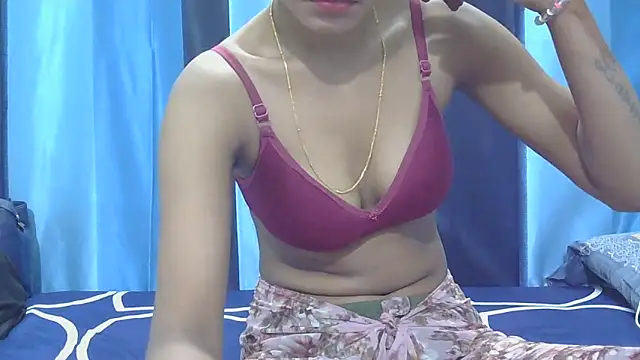 Aarti_misty71 Adlı Modelin Canlı XXX Sohbeti