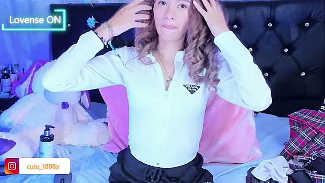 Sofiia_cute_ Adlı Modelin Canlı XXX Sohbeti