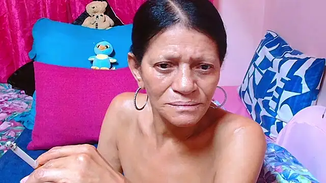 Czat XXX na żywo – SLUTTYROXY