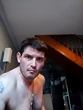 Hixxy_1025 élő XXX-chatje