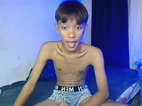 Innocentfucker 现场XXX聊天