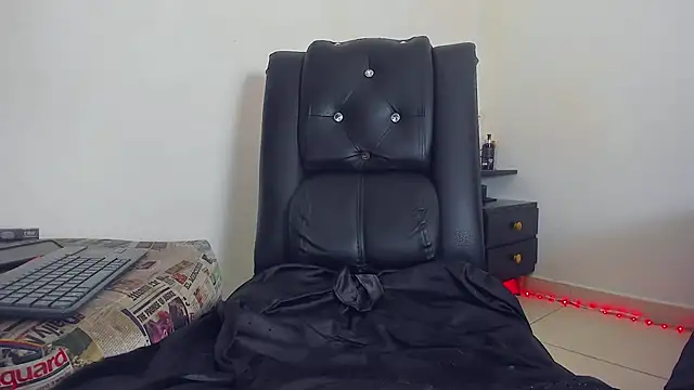 Mistress_Sharlott_ 现场XXX聊天