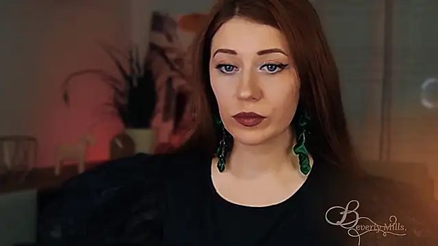 MissBeverlyMills Live XXX Chat