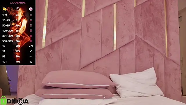 SelenaDaze élő XXX-chatje