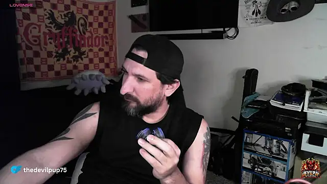 Chatroom XXX en direct de DevilPup75_