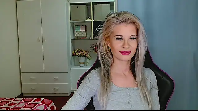 XXX chat uživo modela KristineGlow