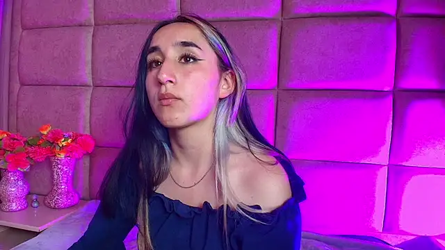 دردشة CharlotteStuart الجنسية المباشرة