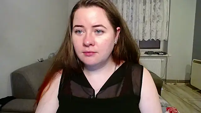 KateeSunnyy élő XXX-chatje