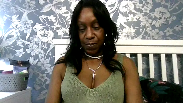 Chat +18 de Ebony-SultryX ao vivo