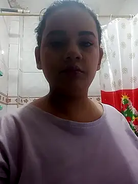 _Miaaleon Adlı Modelin Canlı XXX Sohbeti