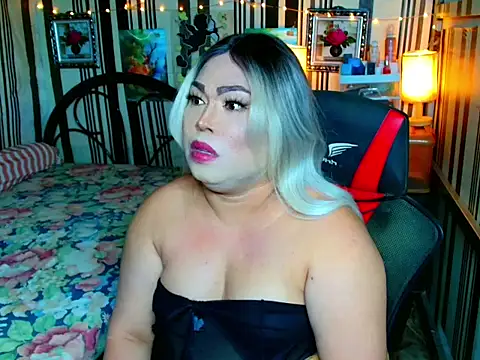 TsyummyCock4uのライブXXXチャット