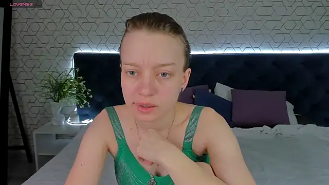 Michelle_Blond Chat XXX live