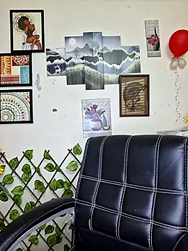 Noor-Bold live XXX chat