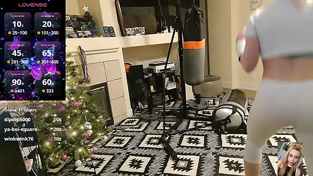 Blondiewithanass Adlı Modelin Canlı XXX Sohbeti