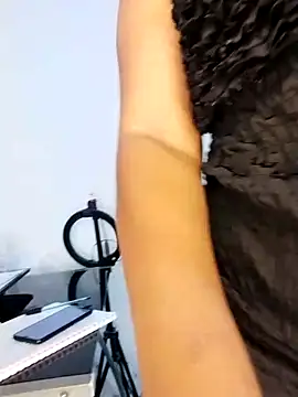 Aishamara 网络视讯表演