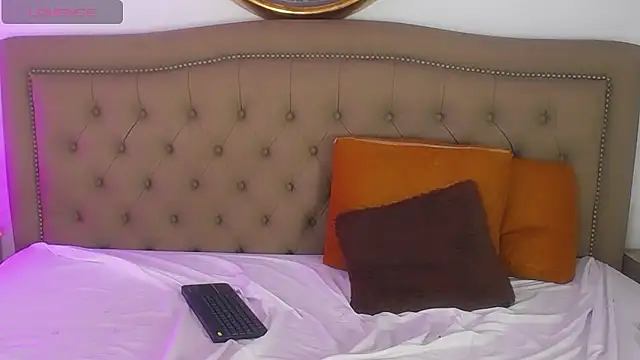 Adara_Ferrara 即時 XXX 聊天