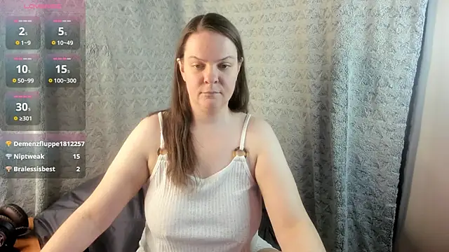 MiaLores Pertunjukan Webcam