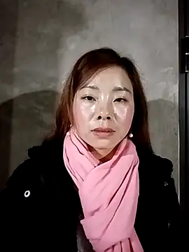 milo123-xx Adlı Modelin Canlı XXX Sohbeti