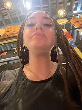 XXX chat uživo modela KiraSunshine