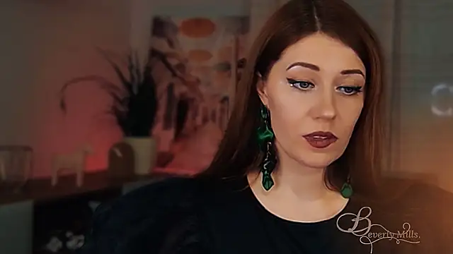 دردشة MissBeverlyMills الجنسية المباشرة