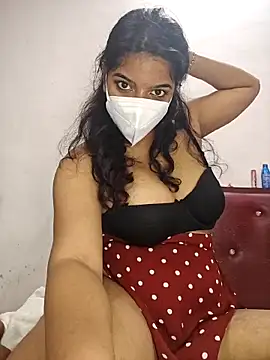 Kajal2026: διαδικτυακό σόου στην κάμερα