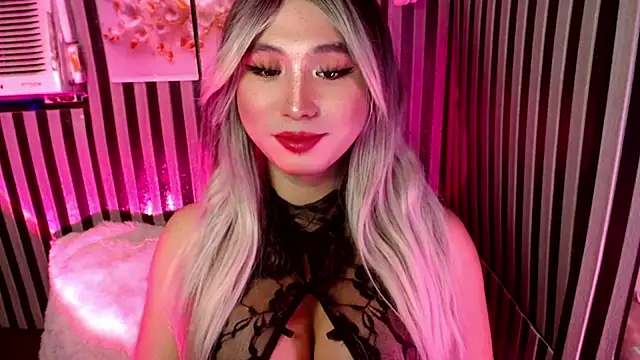 HoresCOCKLUCY élő XXX-chatje