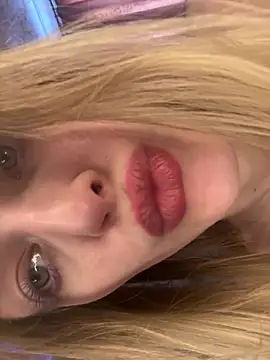 Evvie_Summn1's Live XXX Chat