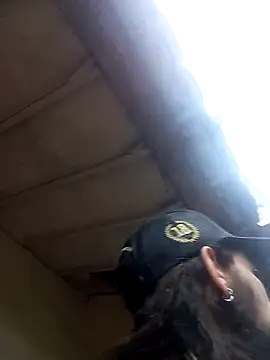 hairy_mannn élő XXX-chatje