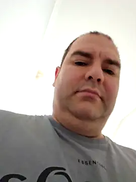 Andrew1900529 Live XXX Chat