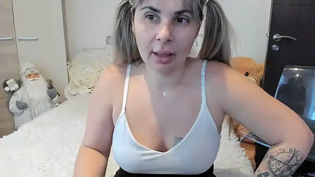 sweetemy4u Adlı Modelin Canlı XXX Sohbeti