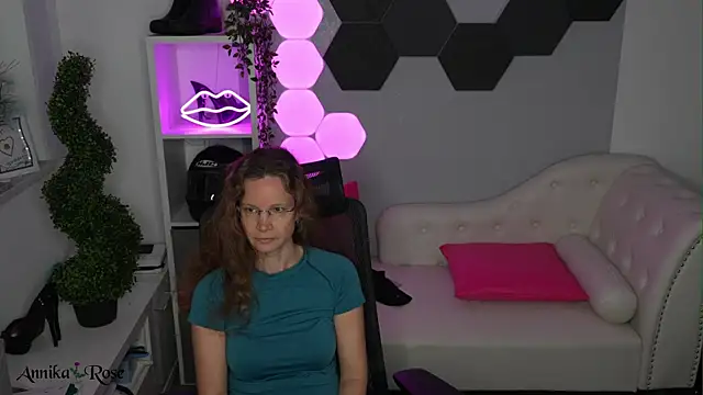 AnnikaRose 现场XXX聊天