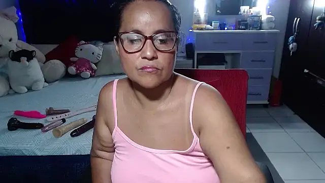 pervert_mommy_ live XXX chat