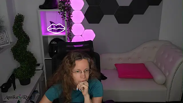 AnnikaRose 라이브 XXX 채팅
