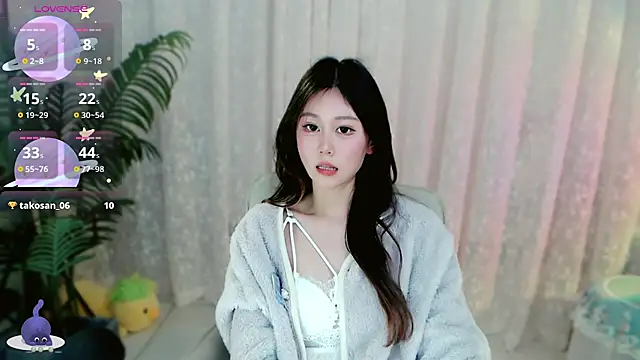 Aimee-520: онлайн-секс-чат