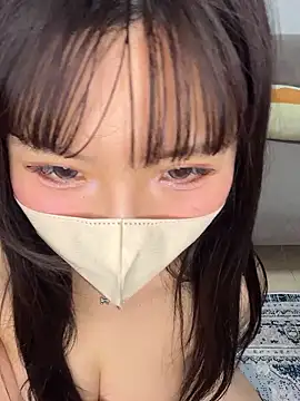 momodayo2525 élő XXX-chatje