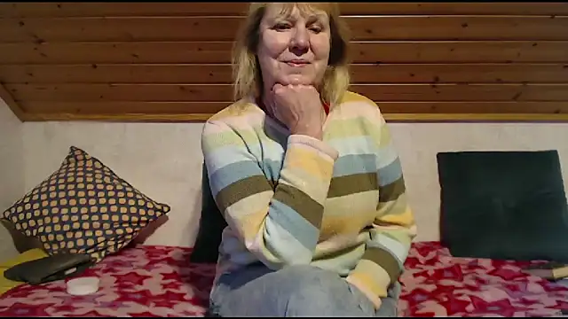 Nikole111: διαδικτυακό σόου στην κάμερα