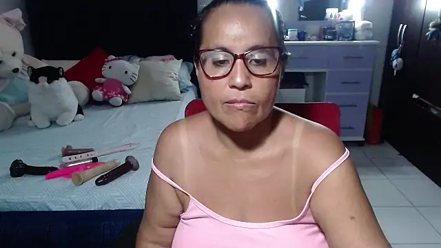 pervert_mommy_ Adlı Modelin Canlı XXX Sohbeti