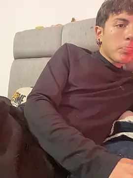 NaytonFreeman: διαδικτυακό σόου στην κάμερα