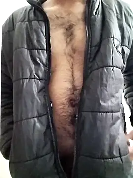 Hotyy_subhu: διαδικτυακό σόου στην κάμερα