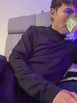 NaytonFreeman Adlı Modelin Canlı XXX Sohbeti