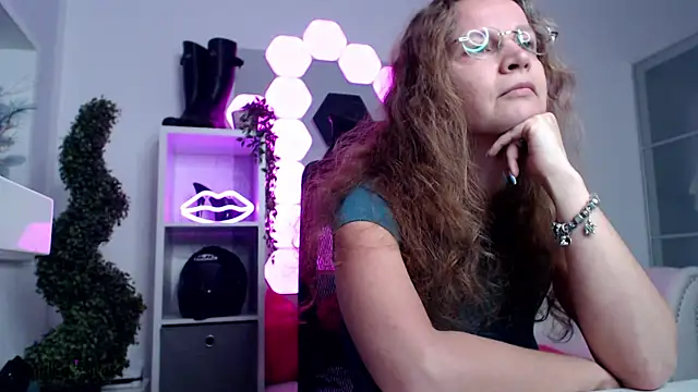 AnnikaRose Show in webcam