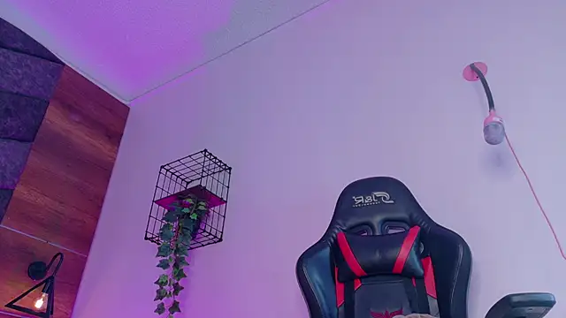 AmbarHills_1のライブXXXチャット