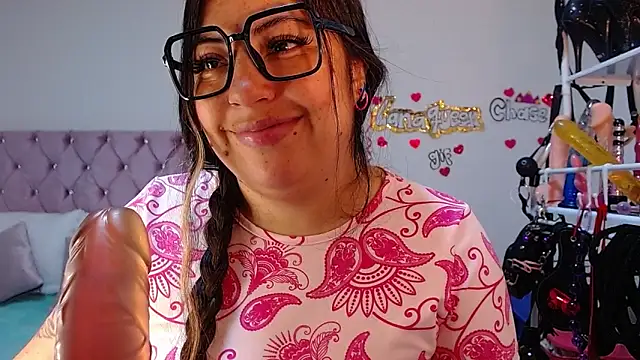 lanaqueen699 webcam show