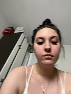 Lucy_doll22 即時 XXX 聊天